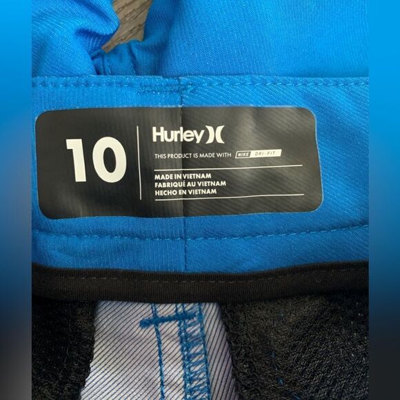 Hurley/Nike dry fit  regular fit size 10, inseam 8” , sits below the knee - Picture 4 of 4